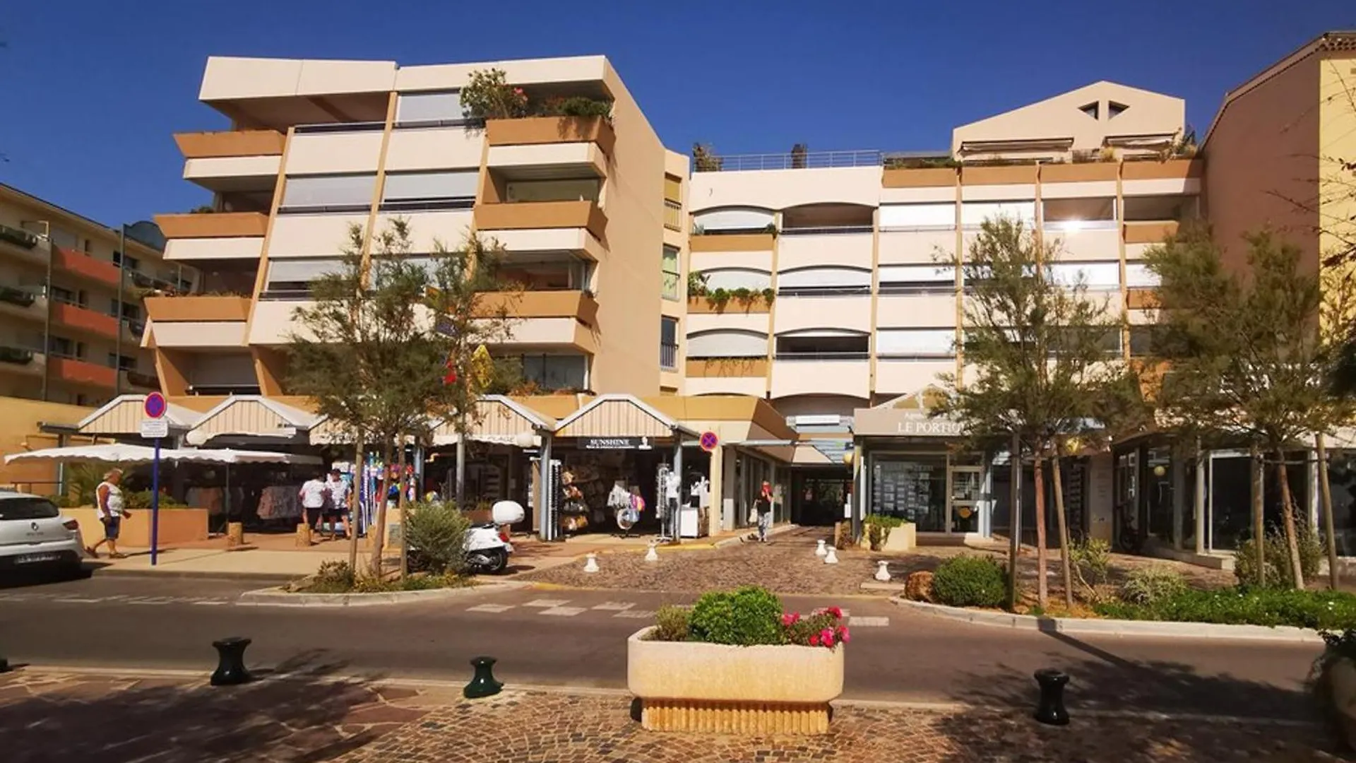 Apartment Studio Climatise Au Lavandou, 1Er Etage, Acces Plage, Equipements Complets - Fr-1-803-16 Le Lavandou France
